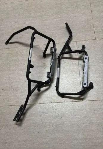 Suporte lateral para baú Givi outback BMW 1250