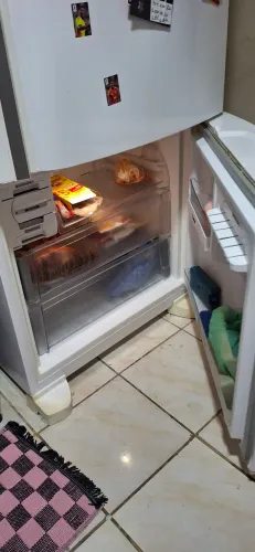Troco Geladeira em outra menor!