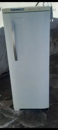 Geladeira eletrolux 220 V funcionando ótimo