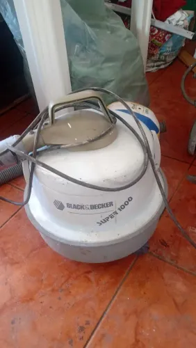 Aspirador de pó Black e Decker super 1000