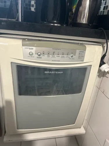 Máquina de lavar louça com defeito 