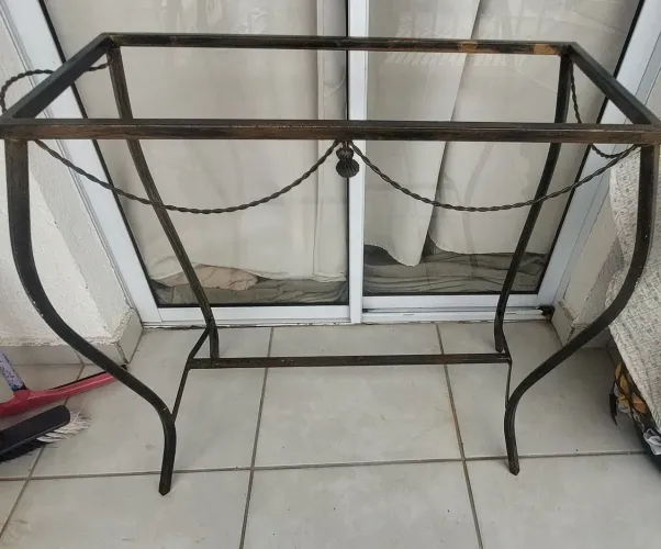 Mesa de ferro artesanal / Aparador / Base para tampo de vidro
