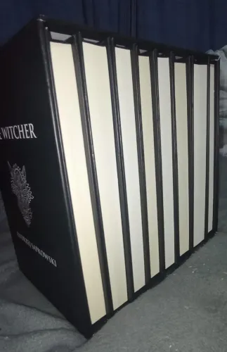 Box the witcher capa dura