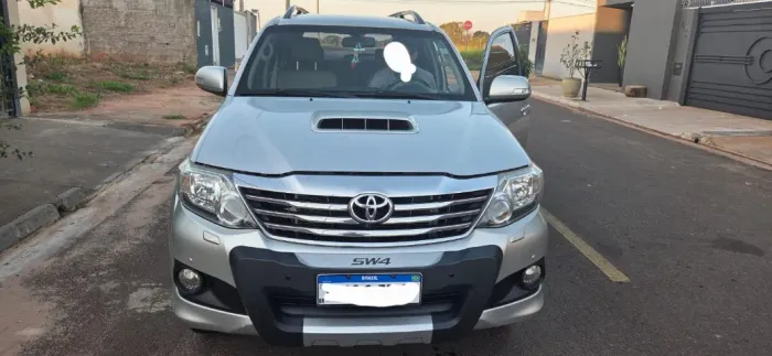 Toyota Hilux SW4 SRV D4-d 4X4 3.0 TDI Dies. AUT 2015