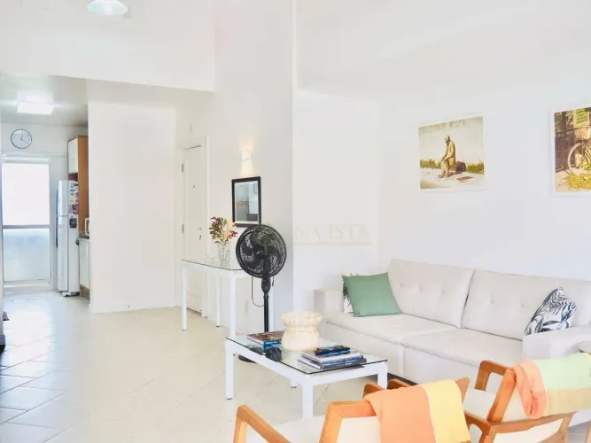 Locação | 141 m², Semi mobiliado, Sacada com churrasqueira, 3 quartos e 3 vagas - Praia Br