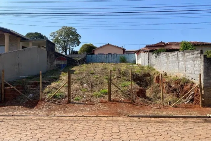 Terreno à venda com 360 m² na região central de Jarinu | A PREFEITURA ESTÁ A APENAS 100m D