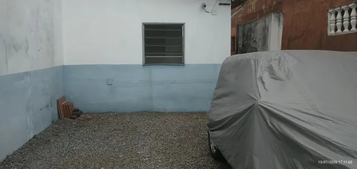 Aluga-um Quarto Cozinha Banheiro e Garagem