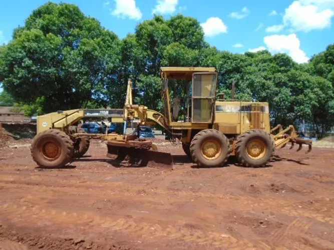 Motoniveladora CAT 135H ano 1998