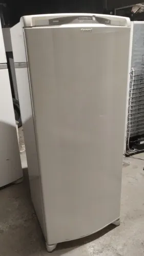 Vende-se uma geladeira Consul 90 dia de garantia