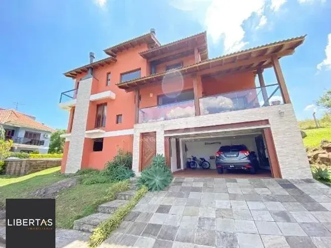 Casa Condominio em Porto Alegre, no bairro Glória, com 3 dormitório(s), e 3 banh