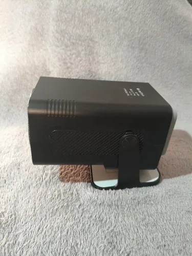MINI PROJETOR HY320 - CINEMA EM CASA
