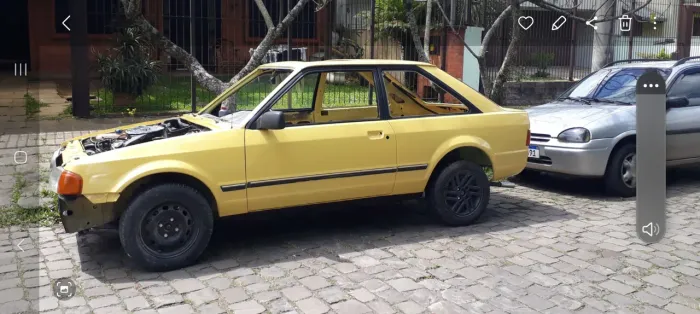 Escort xr3 para retirarada de peças 