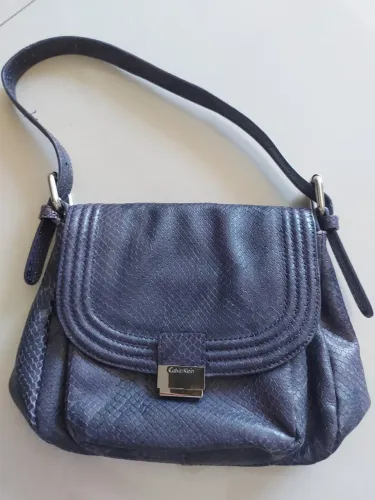 Bolsa Calvin Klein Original de Couro Roxo - estampa de Cobra