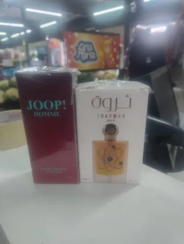 2 perfumes um masculino outro feminina