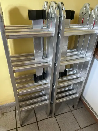 Escada articulada