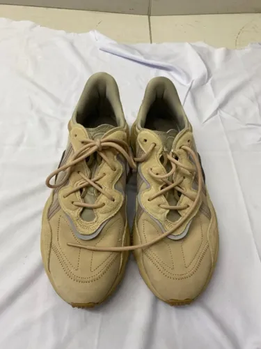 ADIDAS OZWEEGO TAM 10 US (40,41 BRL) 