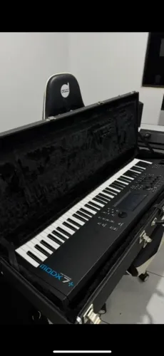 Teclado Yamaha MODX7+