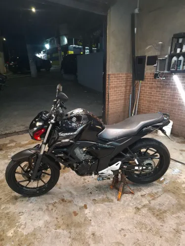 Fz15 revisada e totalmente lavada e polida