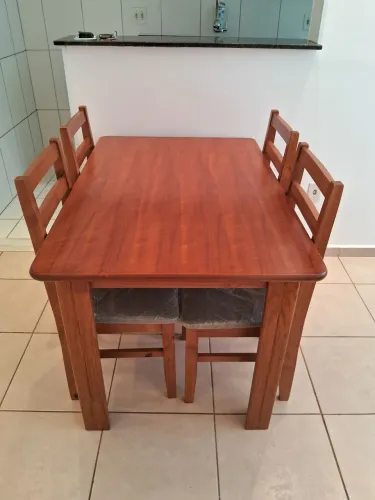 Conjunto jantar em madeira nova