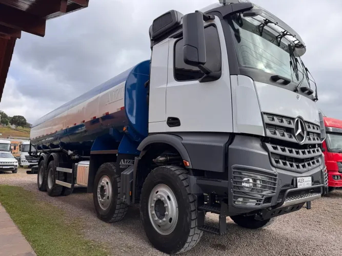 Arocs 4851 ano 2023 Pipa 40 mil lts
