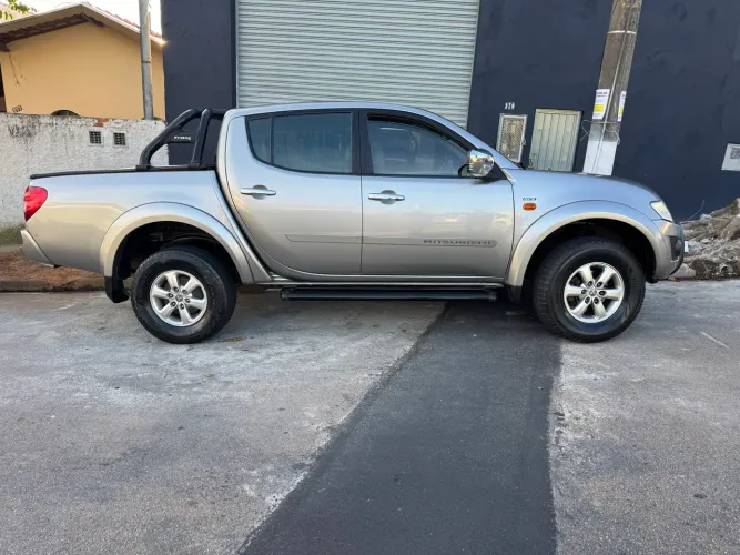 Mitsubishi L200 Triton HPE 3.2 CD TB Int.diesel AUT 2012