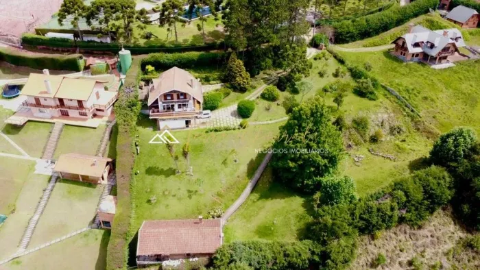 Casa em Condomínio Exclusivo - Campos do Jordão