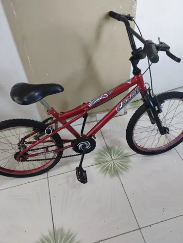 Bicicleta aro 20 pra criança de 7 a 12 anos td ok 