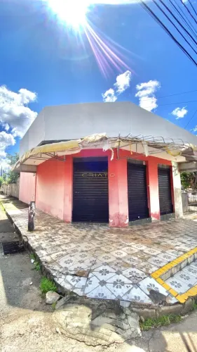 Casa com ponto comercial no Maracanã