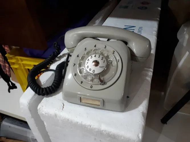 Telefone antigo