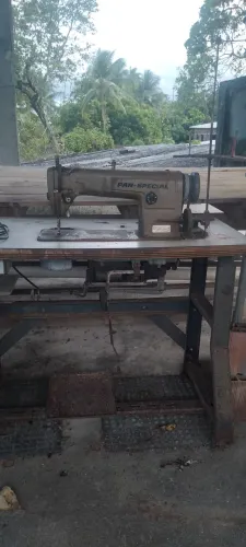 Vende-se 3 máquinas indústrias Galoneira, orverlok, reta cada uma no valor 400,00 reais .