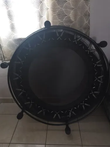 Cama elástica 250,00.