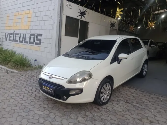 Fiat Punto Attractive 1.4 Fire Flex 8V 5P 2014