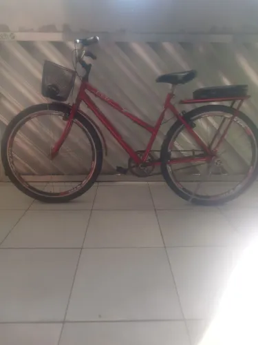 Bicicleta poti semi nova muito boa pra andar nada pra fazer