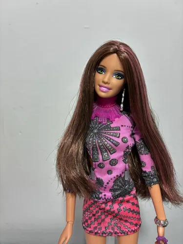 Barbie Fashionista Sassy Swappin Styles Wave 2 - 2011 | Completa - Original Mattel