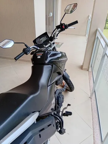 Vendo Moto, Com baixa Kilometragem e bom estado de conservação