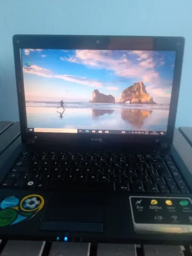 Notebook hd320gb,tela 14",todo bom.