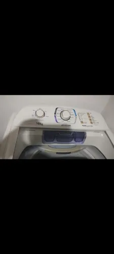 Vendo máquina de 16kg Electrolux linda só usa