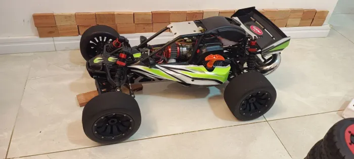 Automodelo q-baja 1/5 aceito troca