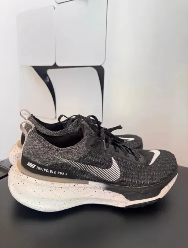 Tênis Nike Invincible Run 3