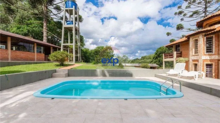 Chacara Quatro Barras, com Piscina e Casa com 4 quartos