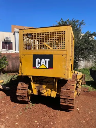 Vende-se Trator de Esteira Caterpillar D4E DD 1990