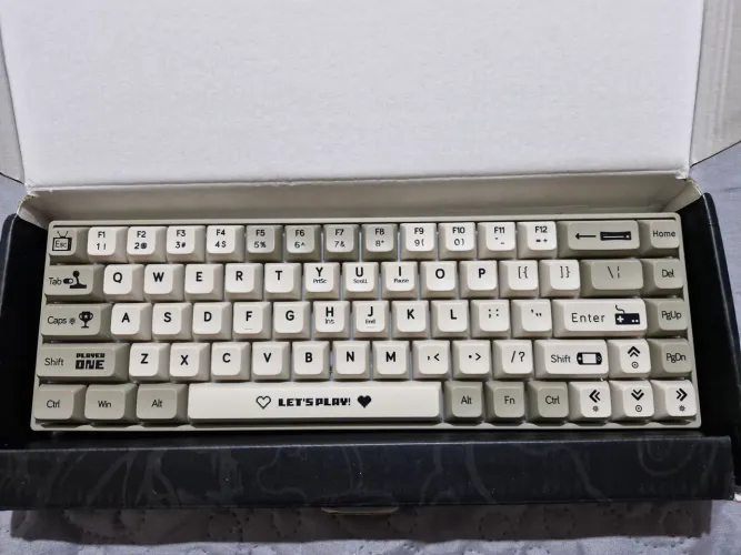 Teclado Ajazz Ak680 bege