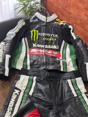Macacão esportivo para motos