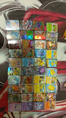 Vendo cartas pokémon raras, algumas são réplicas