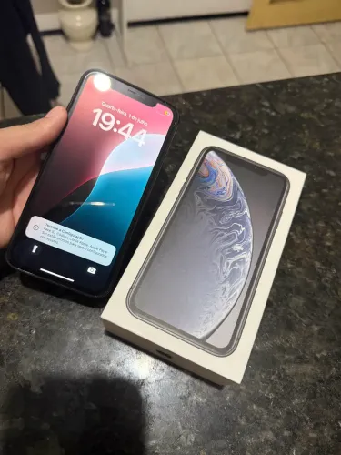 iPhone XR Black 64GB - Impecável (Bateria 100%)