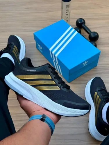 Adidas Supernova Rise 3 - Preto & Dourado Desempenho Training