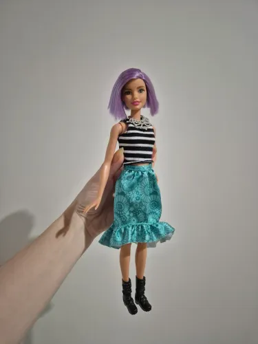 Barbie Fashionistas 18 Va Va Violet - 2015. 