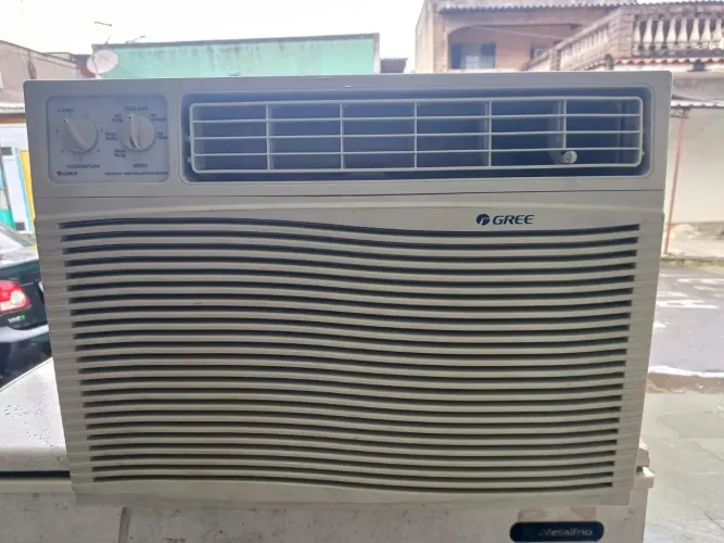 Ar condicionado Gree -18.000 BTUs -220v