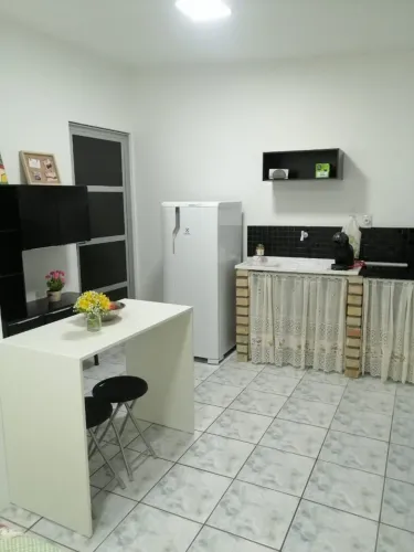 Kitnet mobiliada próximo Continente Shopping