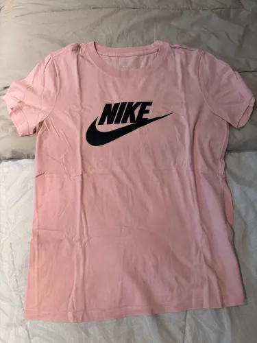 Camiseta Nike feminina tamanho P